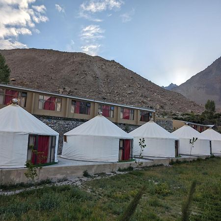 Apex Hotels And Resorts Hussaini Karimabad  Exterior photo
