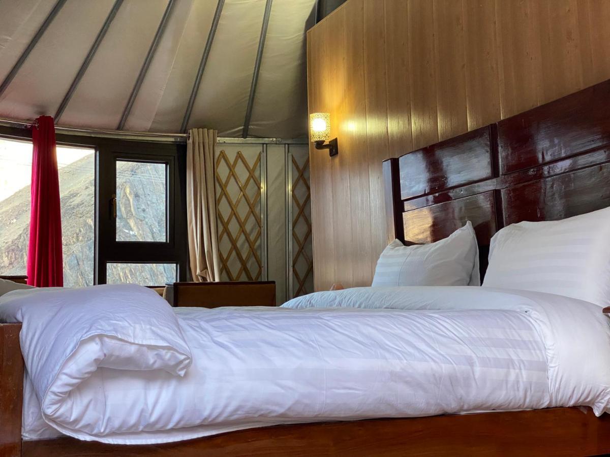 Apex Hotels And Resorts Hussaini Karimabad  Exterior photo