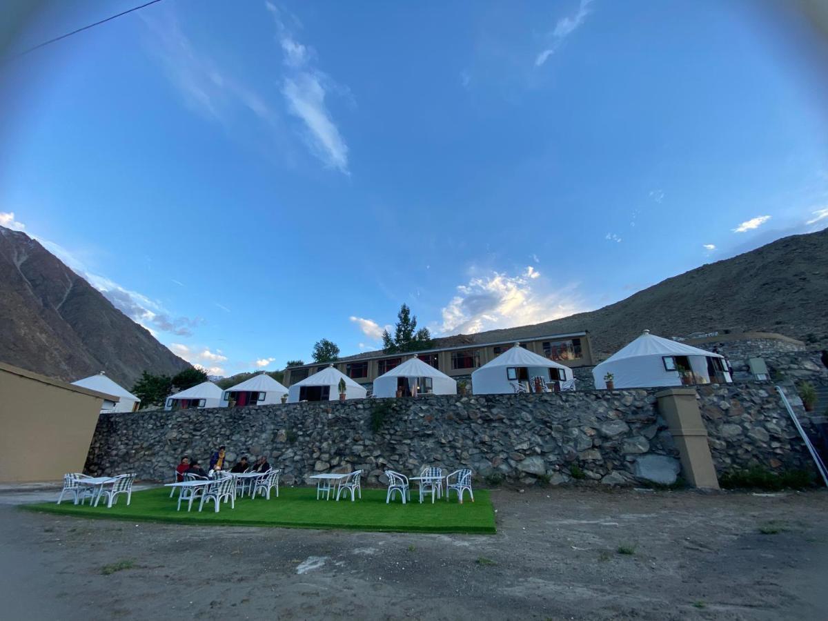 Apex Hotels And Resorts Hussaini Karimabad  Exterior photo