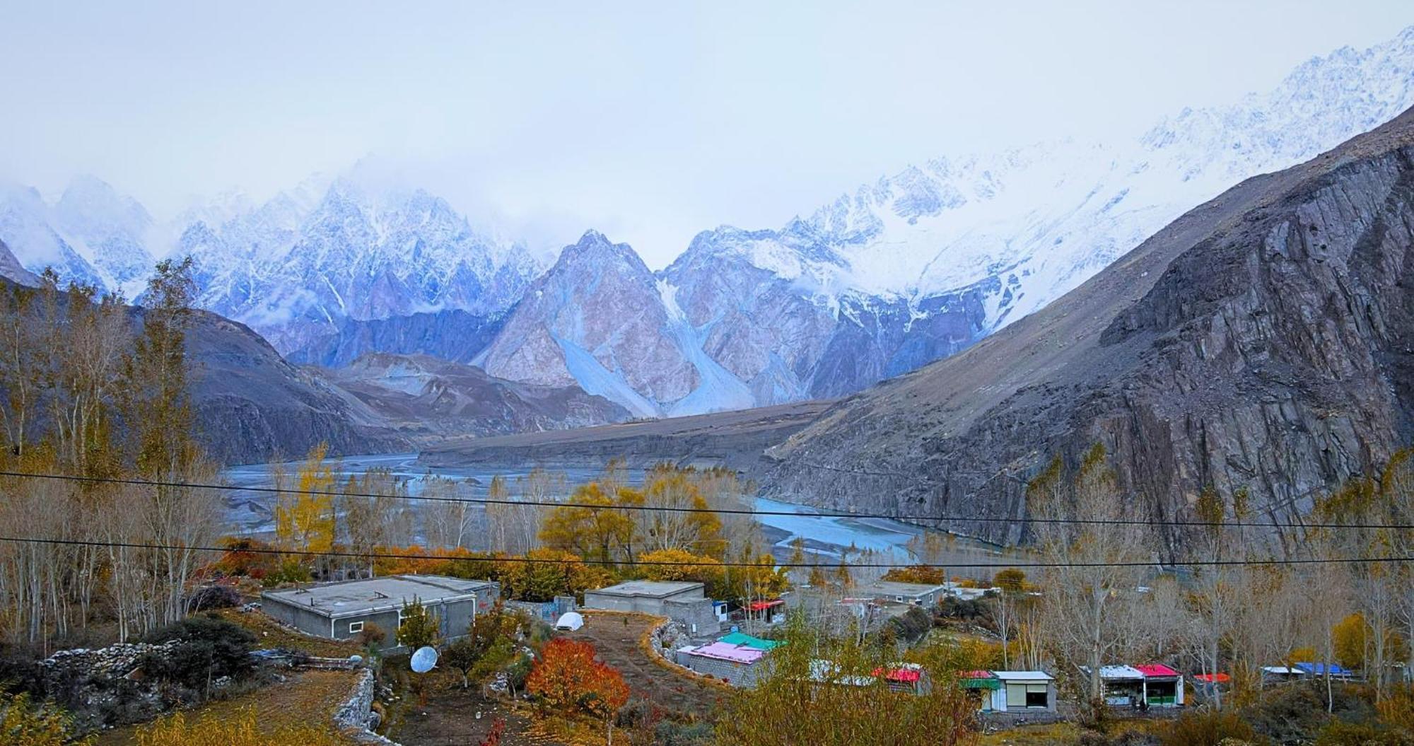 Apex Hotels And Resorts Hussaini Karimabad  Exterior photo