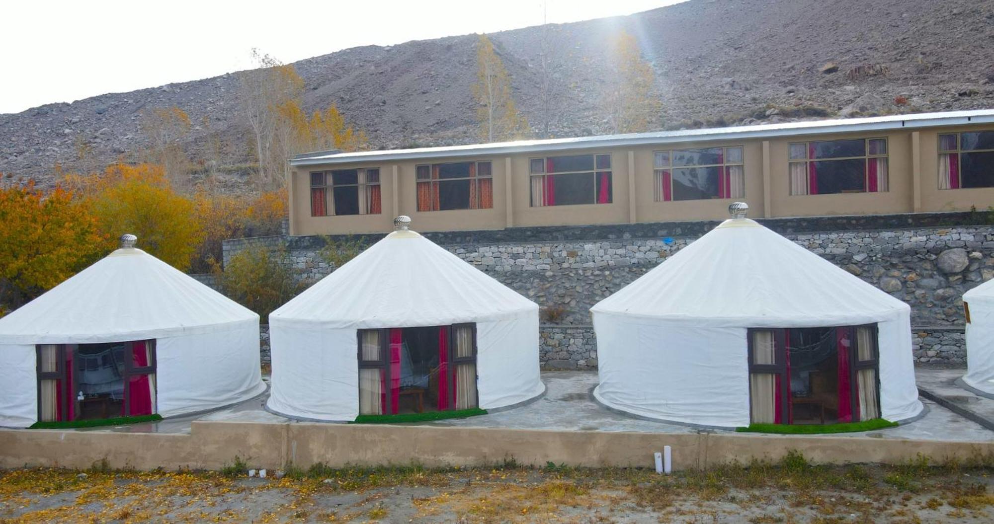Apex Hotels And Resorts Hussaini Karimabad  Exterior photo