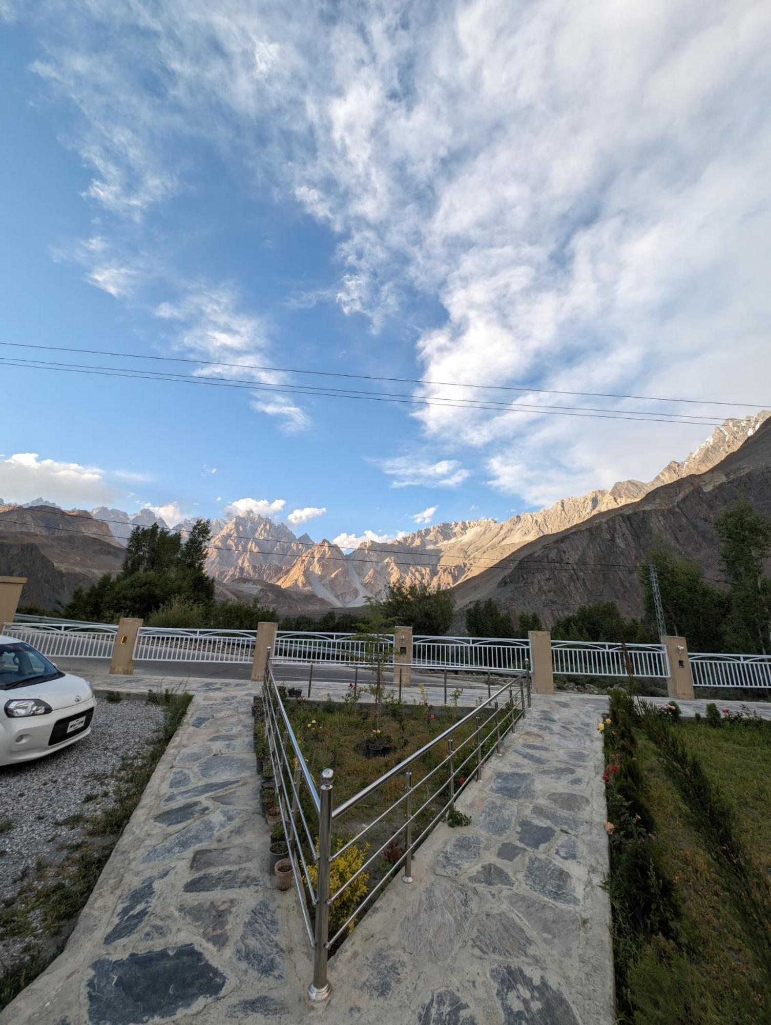 Apex Hotels And Resorts Hussaini Karimabad  Exterior photo