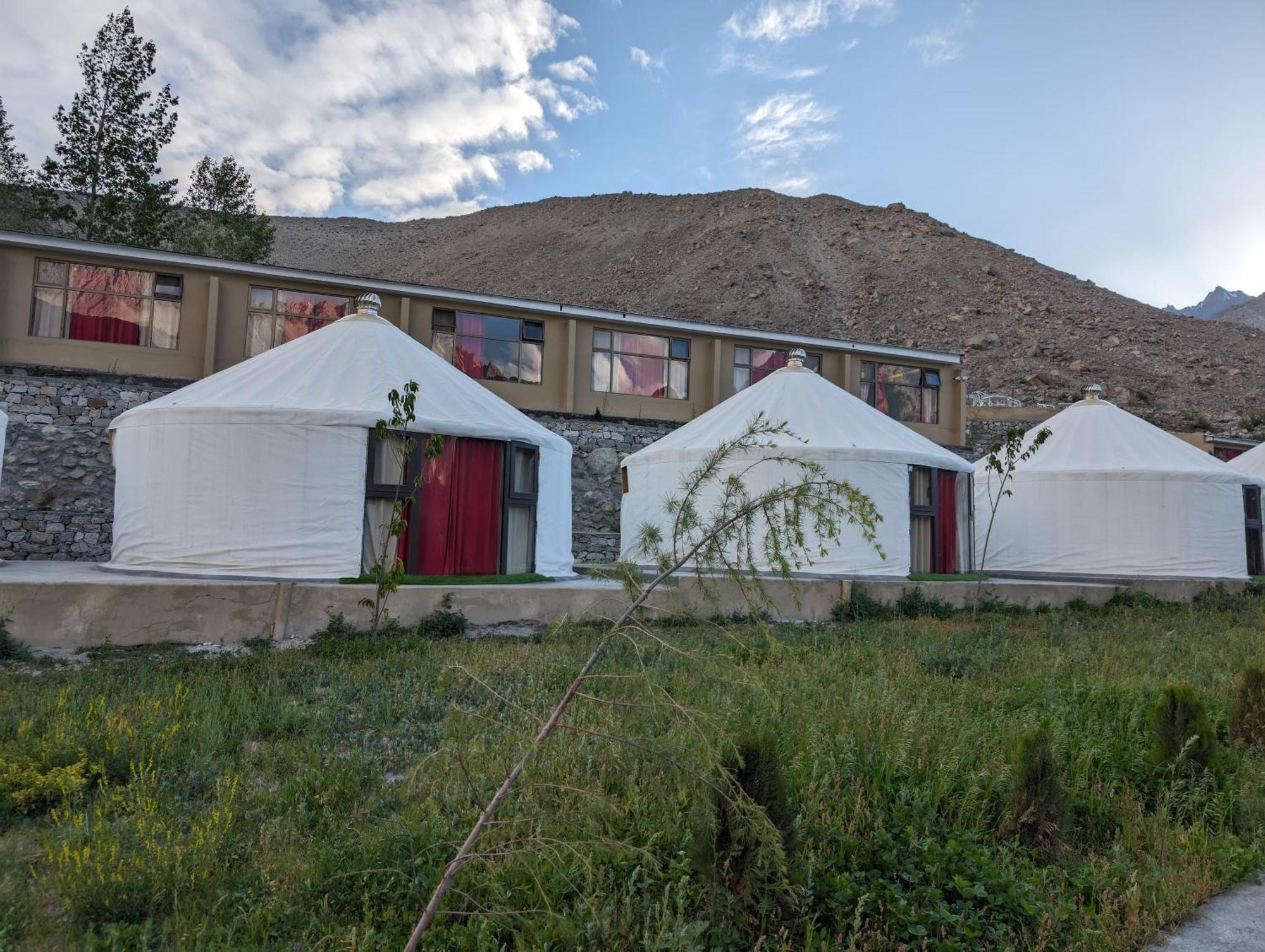 Apex Hotels And Resorts Hussaini Karimabad  Exterior photo