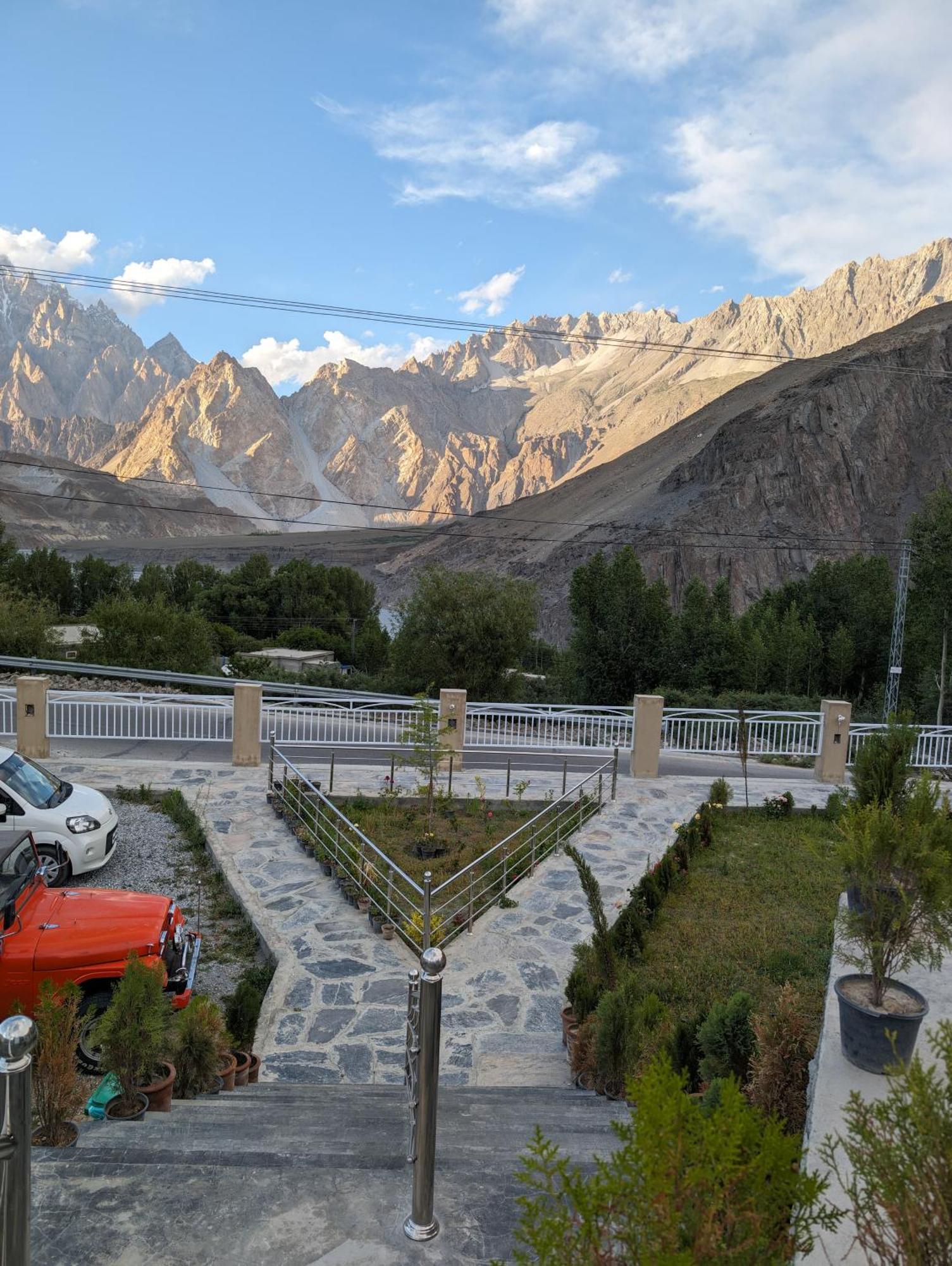 Apex Hotels And Resorts Hussaini Karimabad  Exterior photo