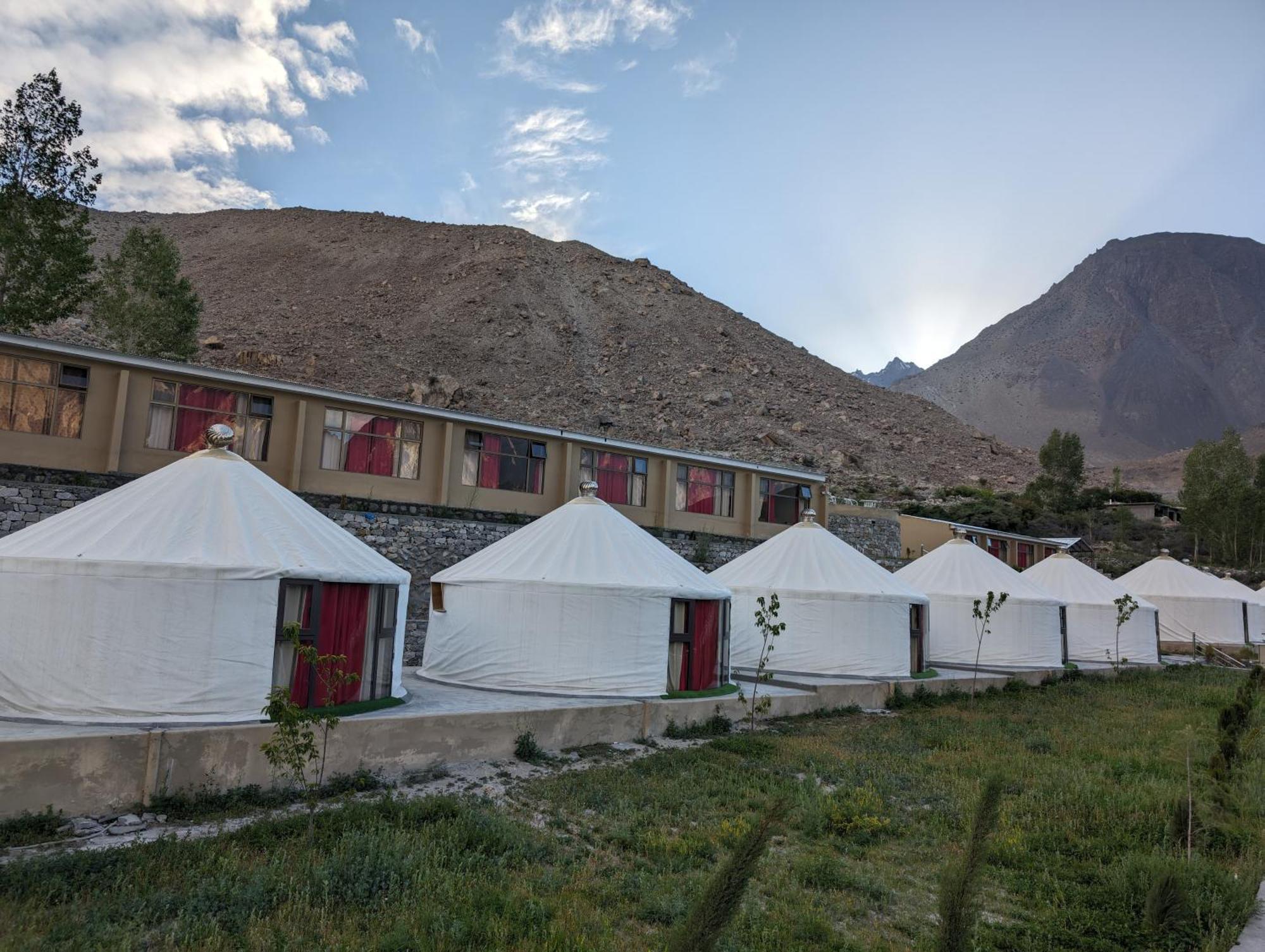Apex Hotels And Resorts Hussaini Karimabad  Exterior photo