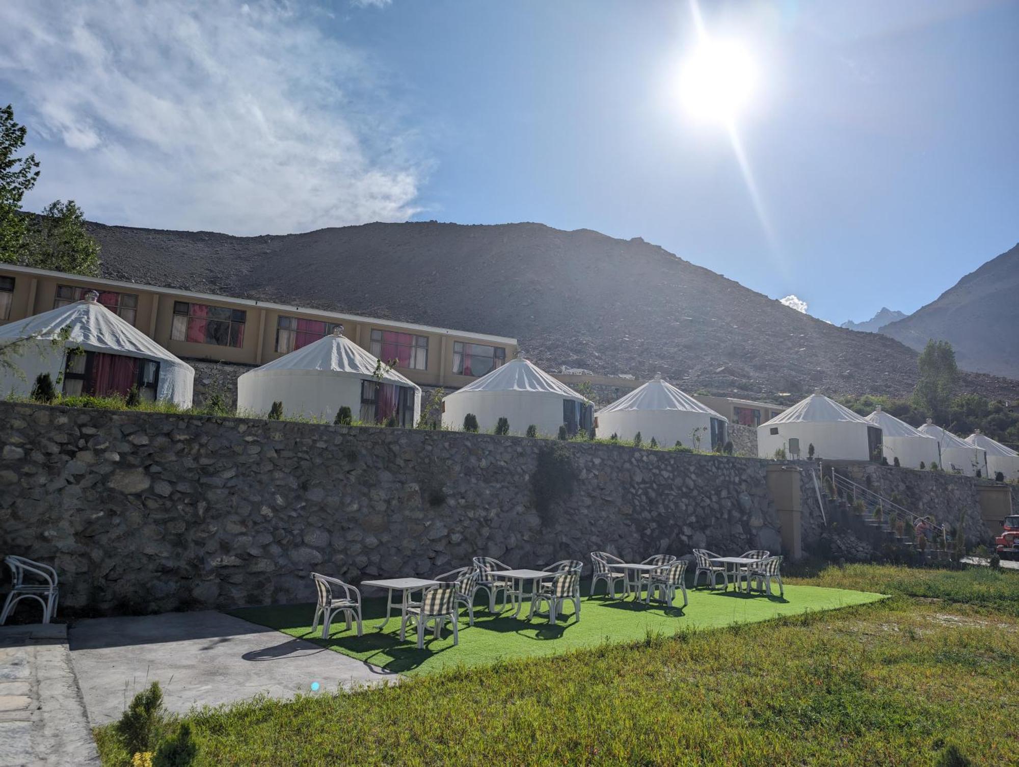 Apex Hotels And Resorts Hussaini Karimabad  Exterior photo